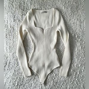 Abercrombie & Fitch Cream Knit Sweetheart Bodysuit Size Small